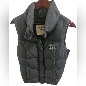 Abercrombie & Fitch Women’s Charcoal Puffer Vest (2010)